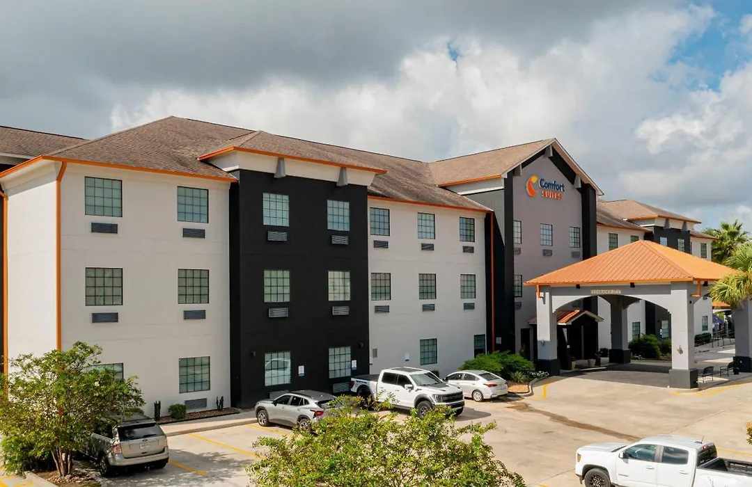 Comfort Suites Oil Center-1