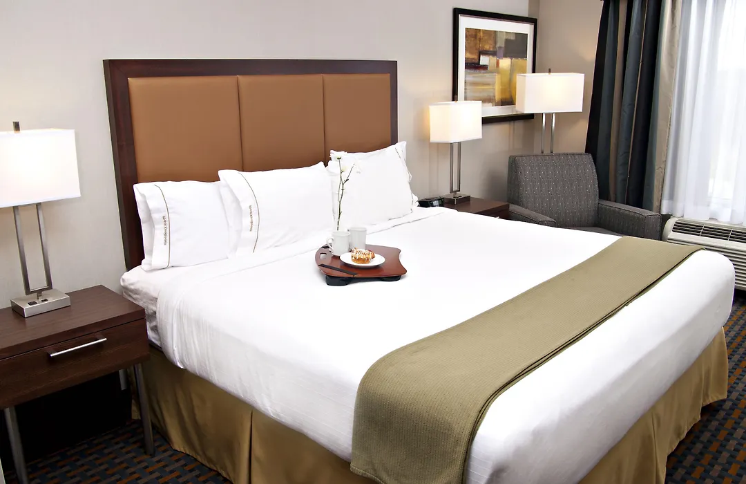 Holiday Inn Express Pembroke By Ihg-1