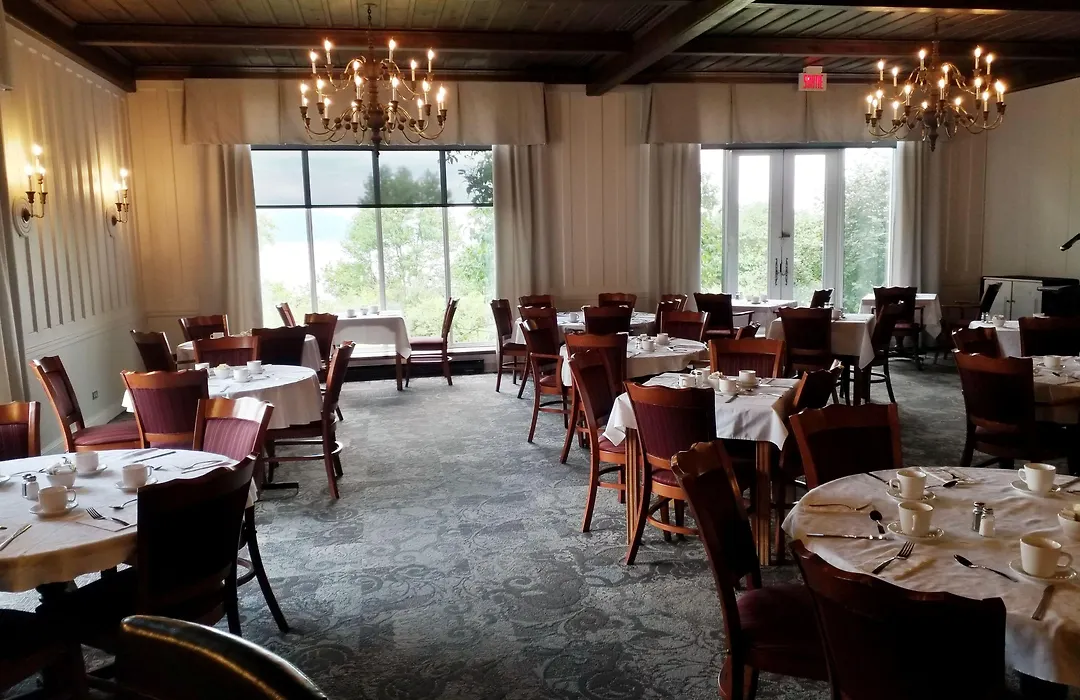 Hotel Le Manoir Baie-Comeau-1