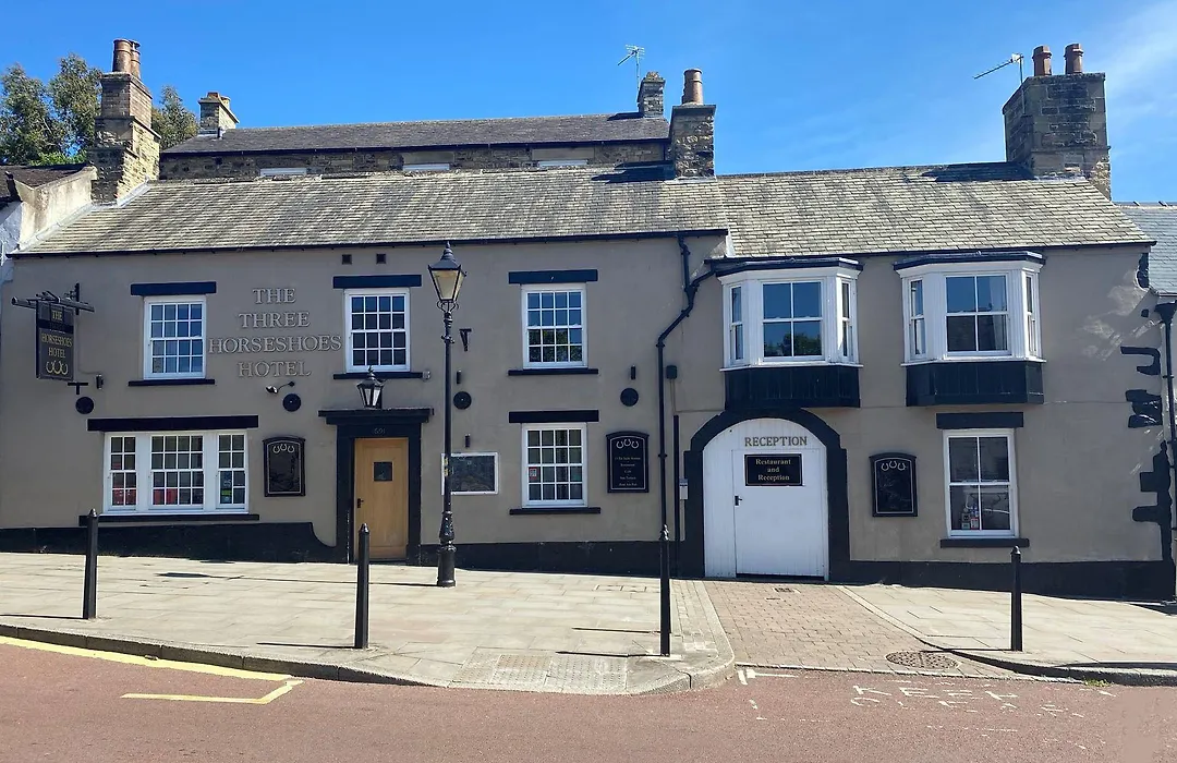 The Three Horseshoes Hotel-1