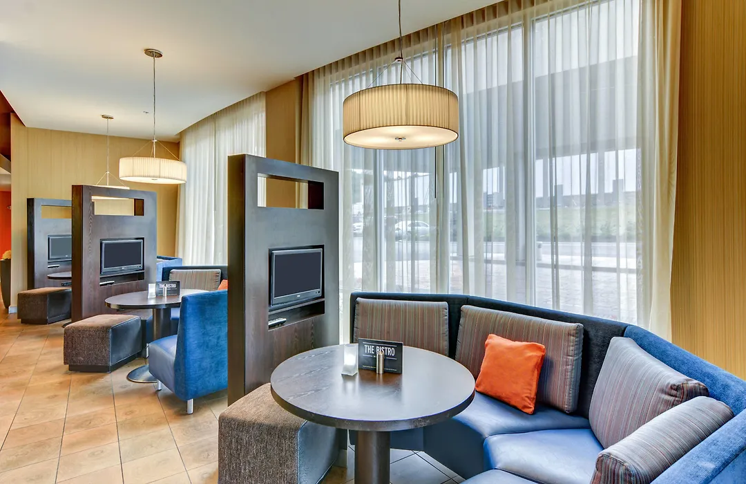Courtyard By Marriott Bridgeport Clarksburg-1