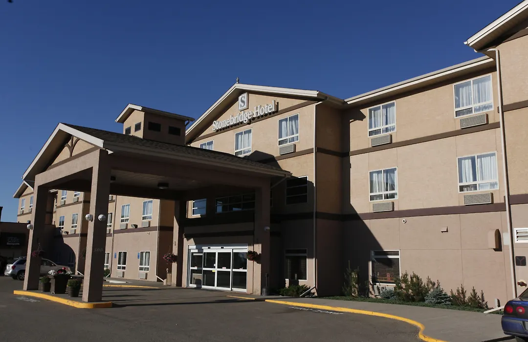 Stonebridge Hotel Dawson Creek-1