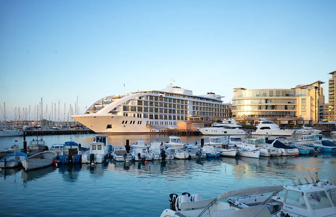 Sunborn Gibraltar-1
