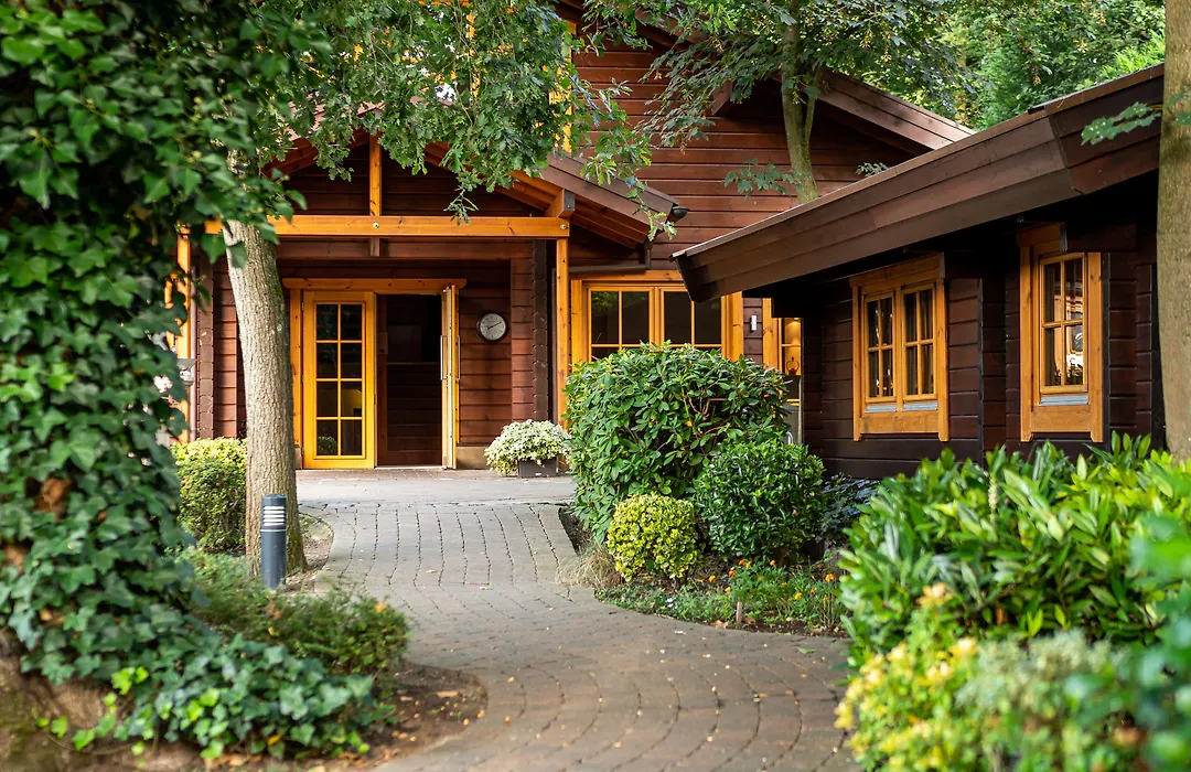 Waldhotel Tannenhäuschen-1