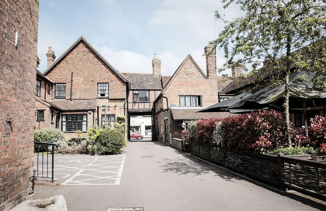 Bel And The Dragon At Red Lion Wendover-1