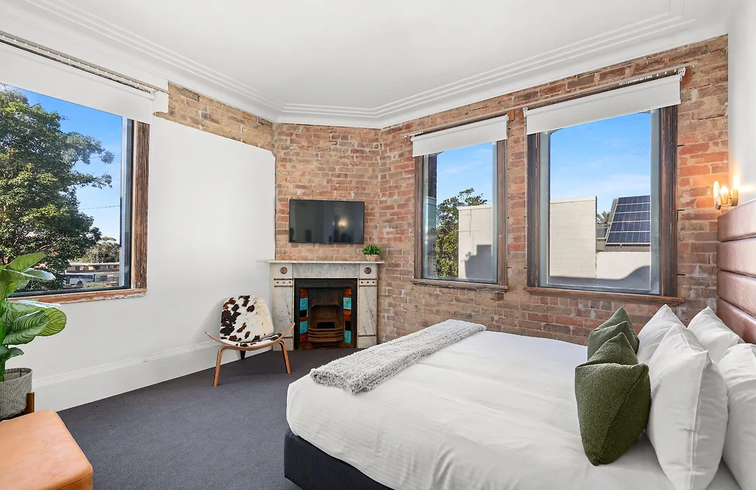 Grand Hotel And Studios-1