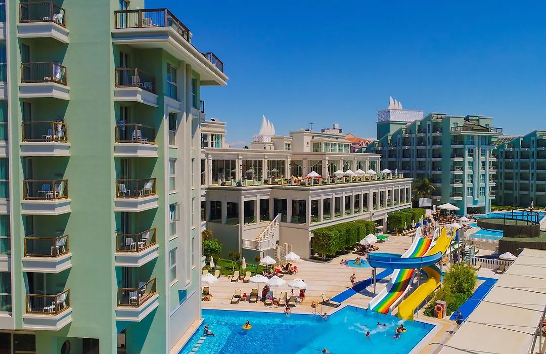 Royal Atlantis Spa & Resort-1