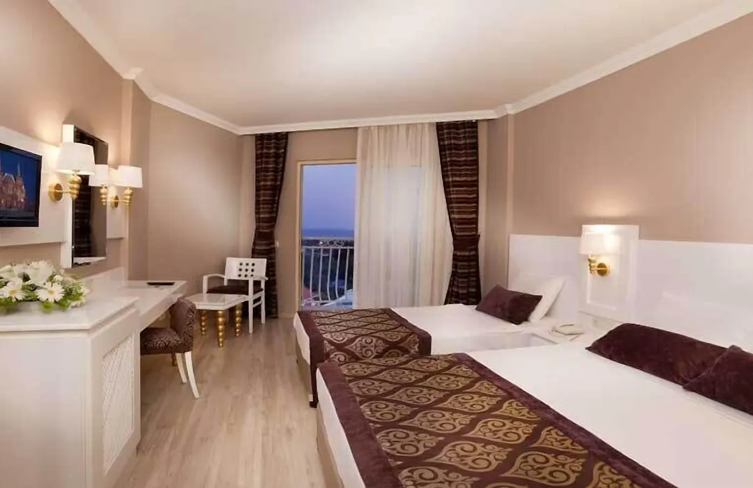 Serenis Hotel-1