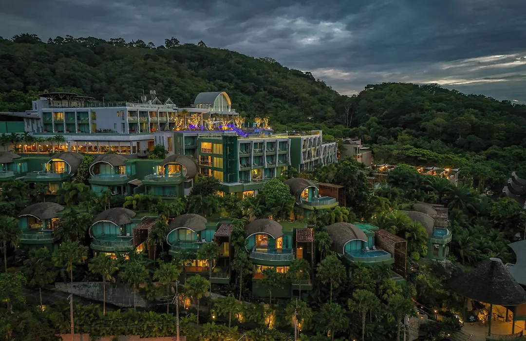 Crest Resort & Pool Villas-1