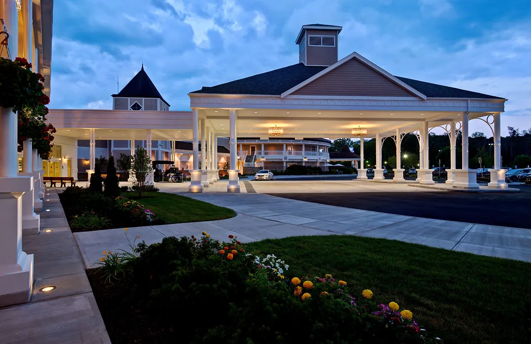 Saratoga Casino Hotel-1