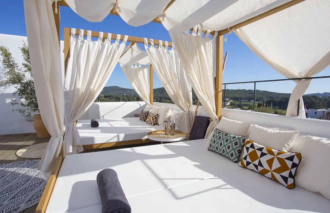 Gatzara Suites Santa Gertrudis-1