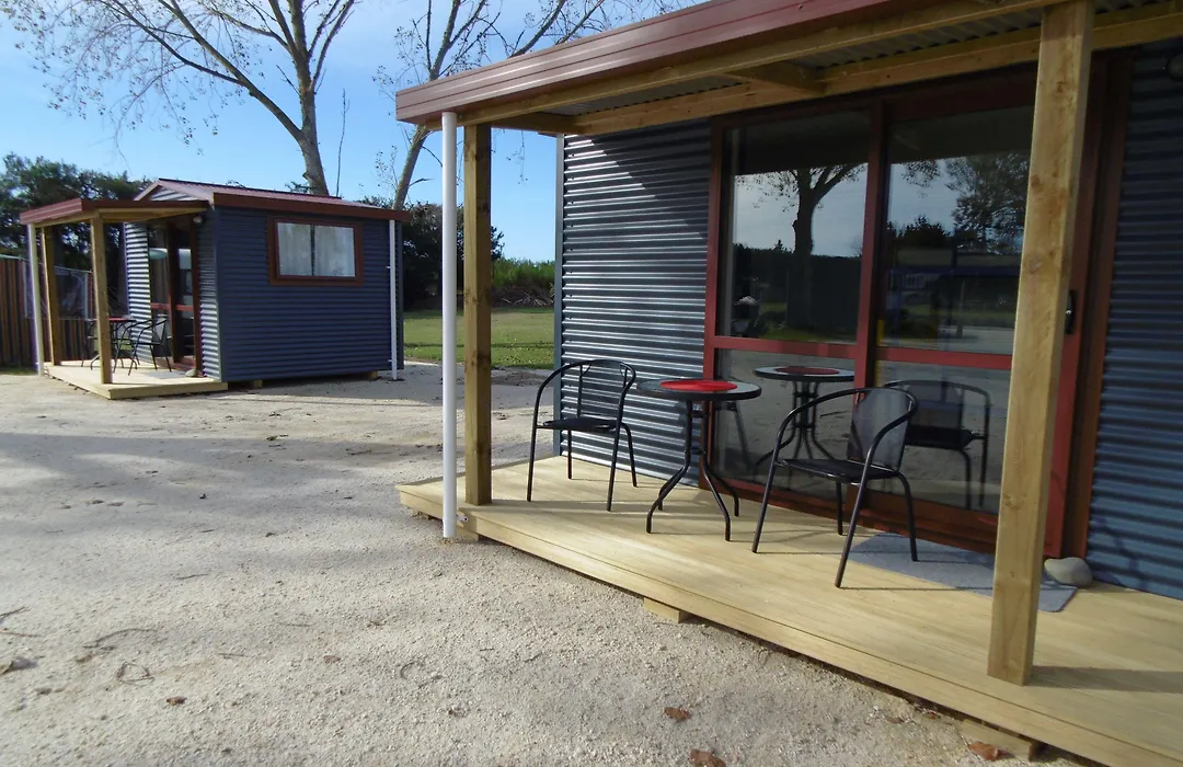 Glenavys Waitaki River Motor Camp-1