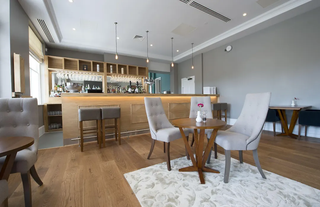 Yarrow Hotel-1