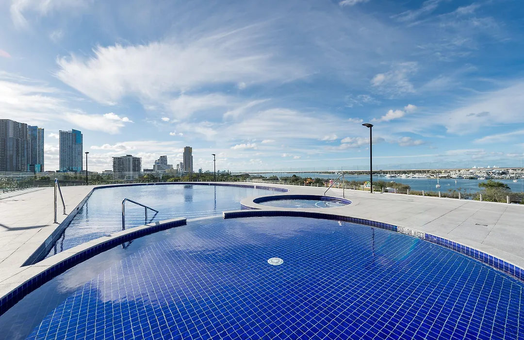 Meriton Suites Southport-1