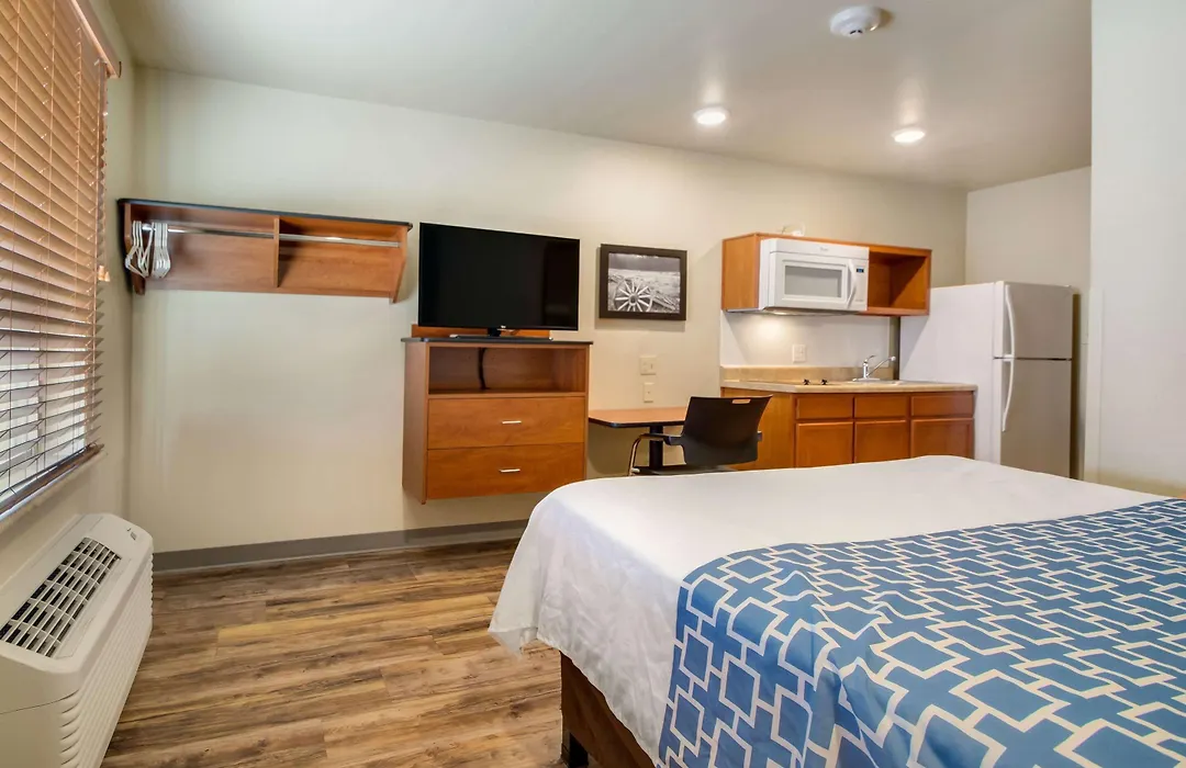 Econo Lodge Burlington I-70-1