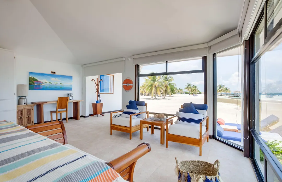 Royal Belize-1