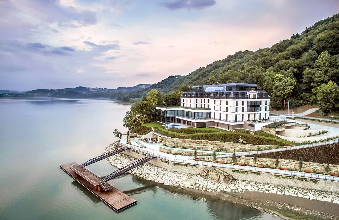 Heron Live Hotel Marina & Spa-1