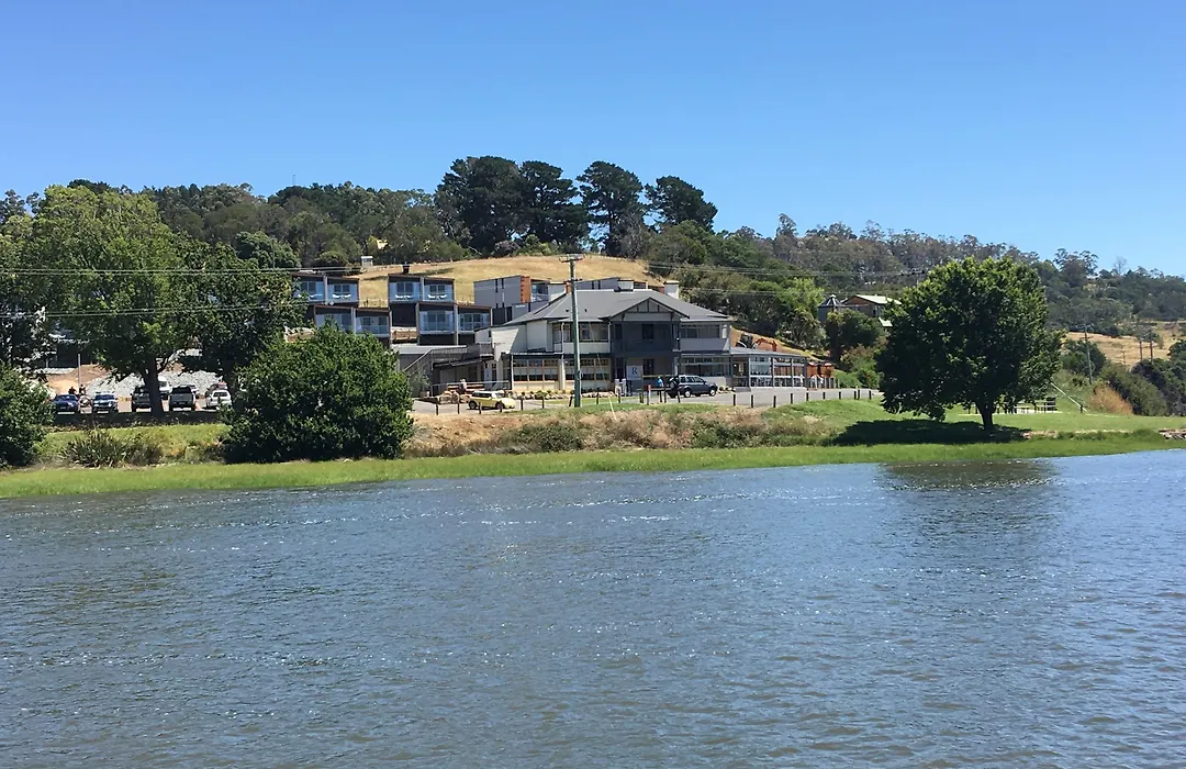 Rosevears Riverview Hotel-1