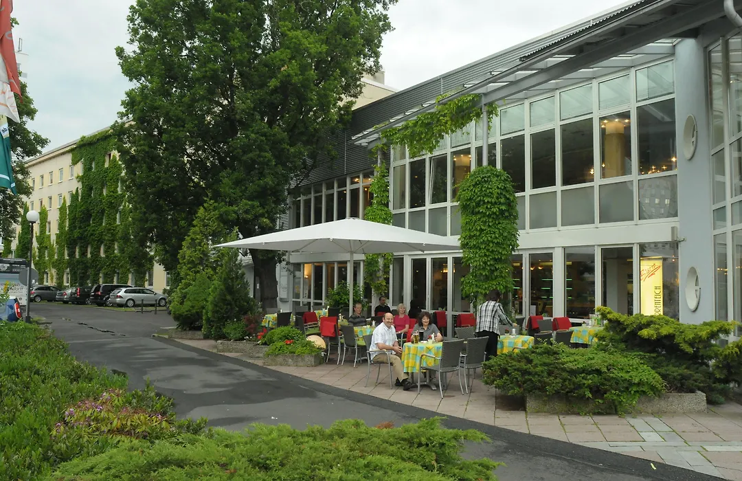 Achat Hotel Suhl-1