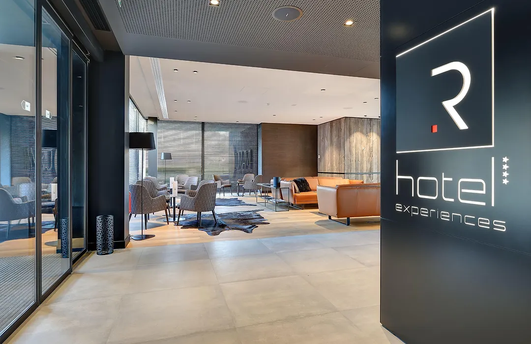 R Hotel Experiences-1