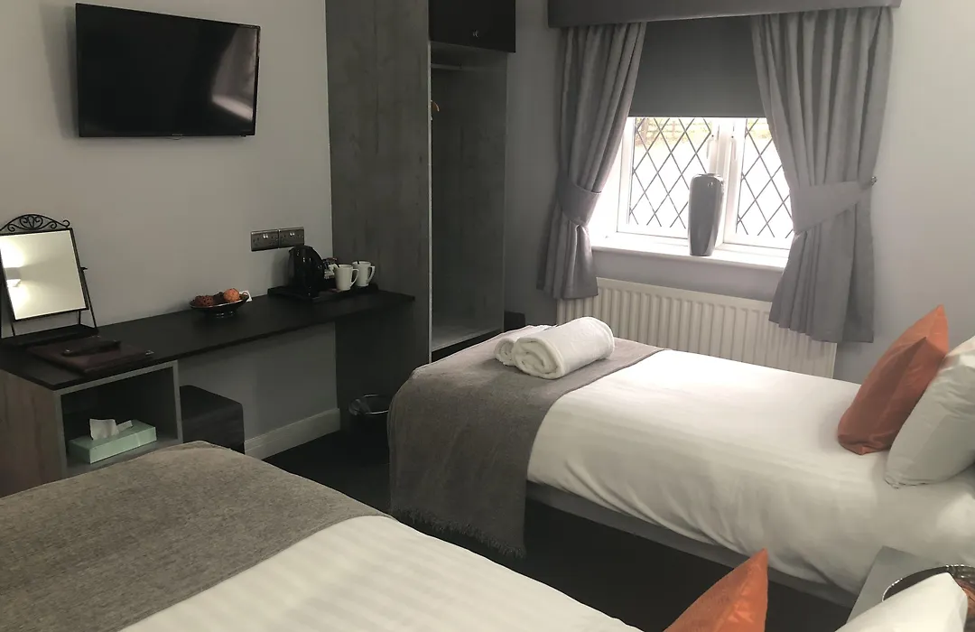 Bowes Incline Hotel-1