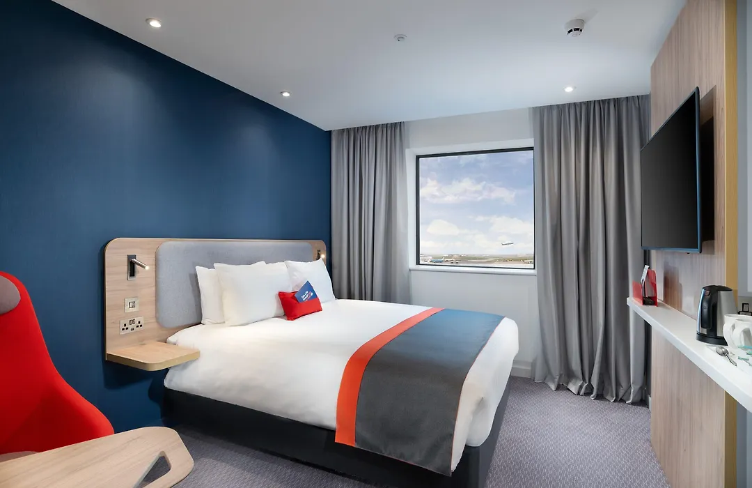 Holiday Inn Express - London Heathrow T4 By Ihg-1