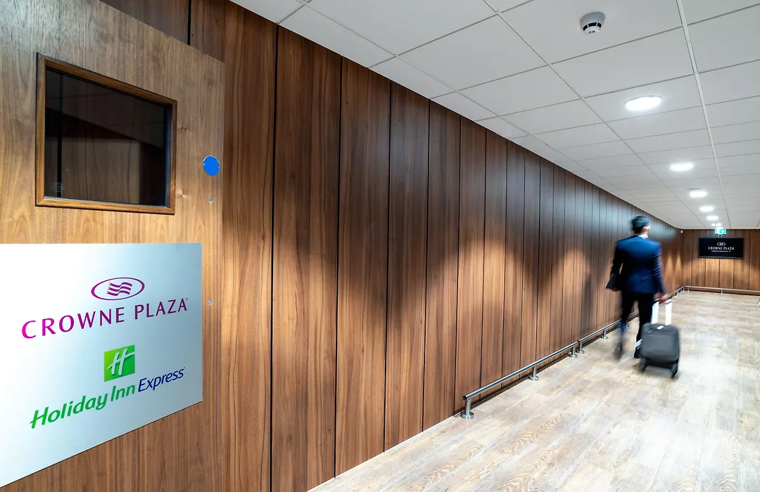 Holiday Inn Express - London Heathrow T4 By Ihg-1