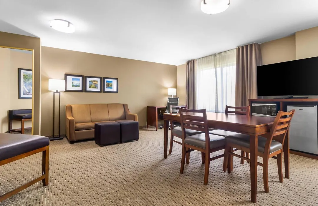 Comfort Suites-1