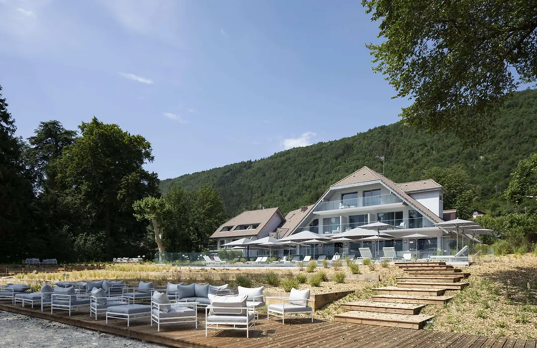 Black Bass Hotel-1