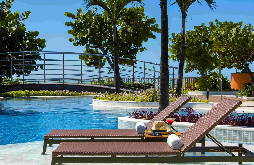 Vogal Luxury Beach Hotel & Spa-1