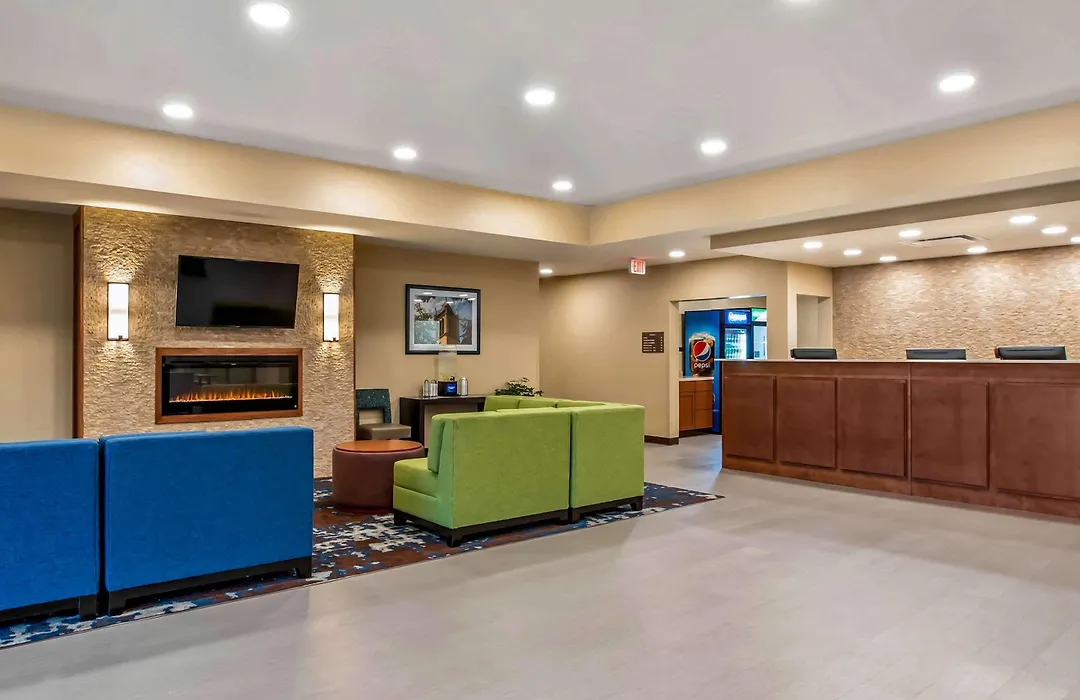 Comfort Inn & Suites Ames Near Isu Campus-1