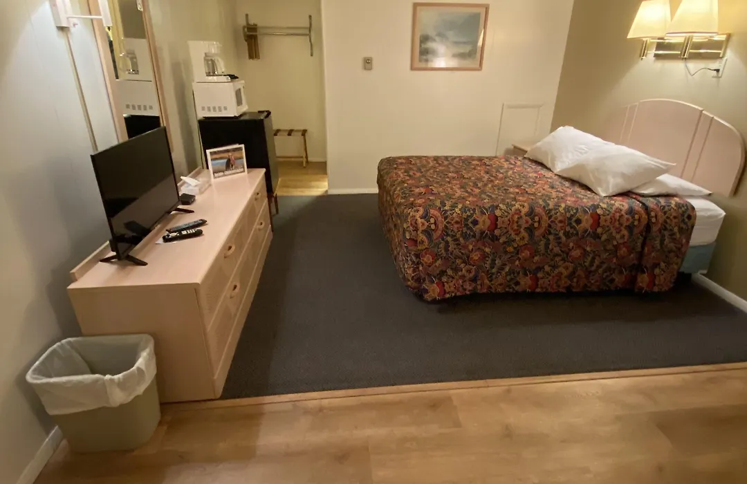 Birchwood Inn-1