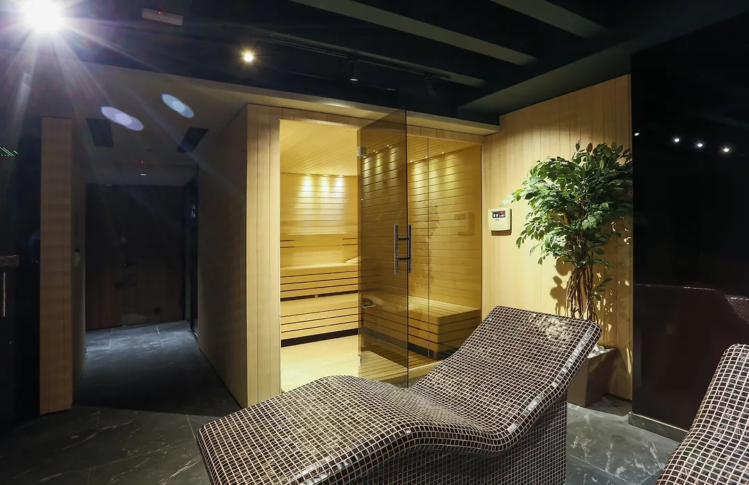 Ambasador Hotel-1