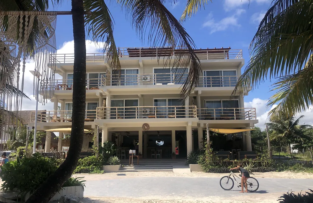 Noah Beach Hotel & Suites-1