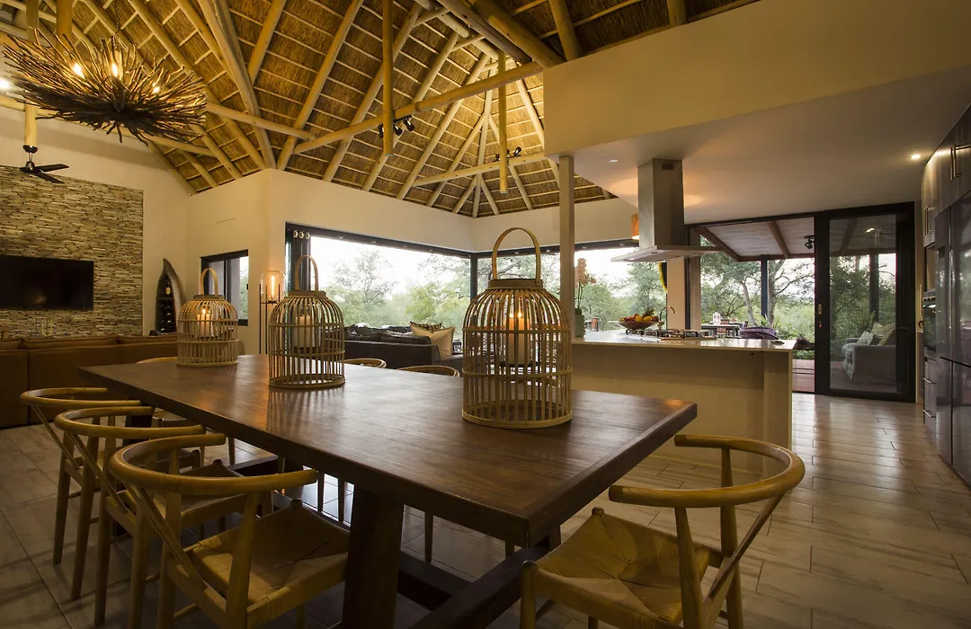 Moya Safari Villa-1
