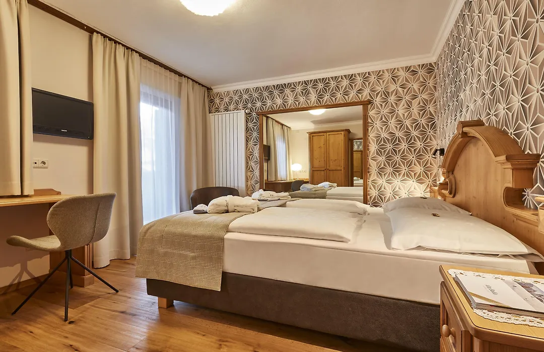 Hotel Marmolada-1