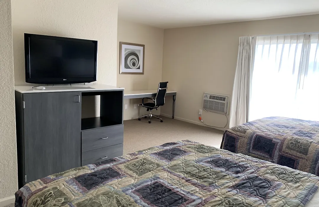 Apple Valley Hotel & Lodge-1