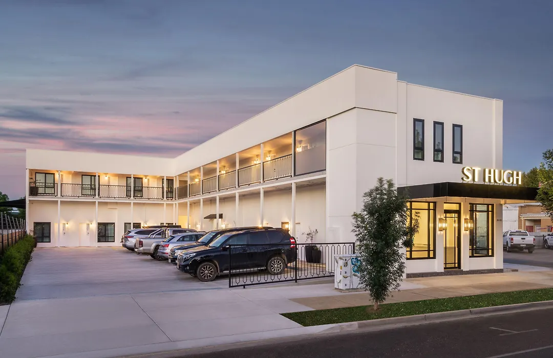 St Hugh Hotel Wagga Wagga-1