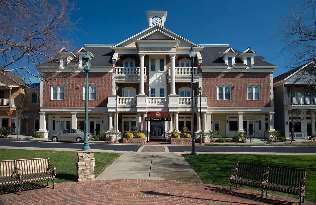 Gateway Hotel, Trademark Collection By Wyndham-1