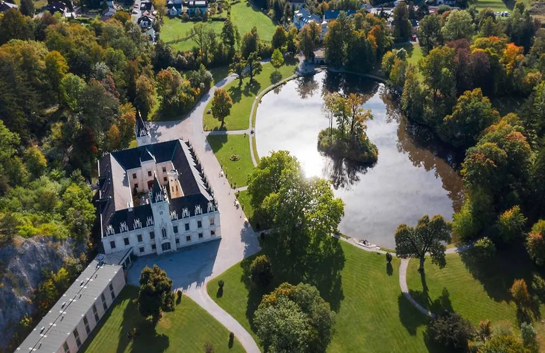 Hotel Schloss Hernstein-1
