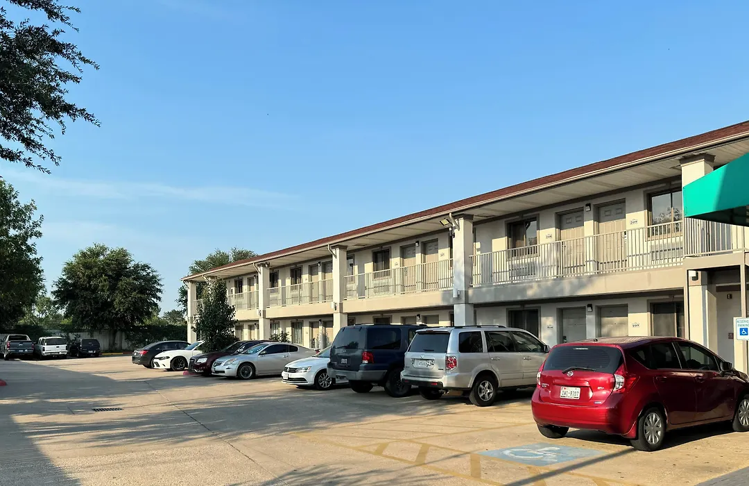 Luxury Inn-1