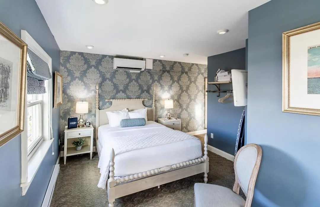 Serenity Inn Newport-1