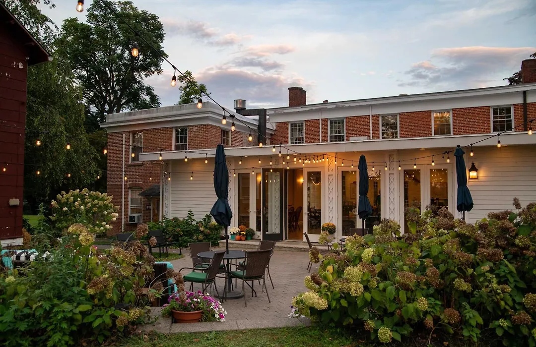 Cromwell Manor Inn-1