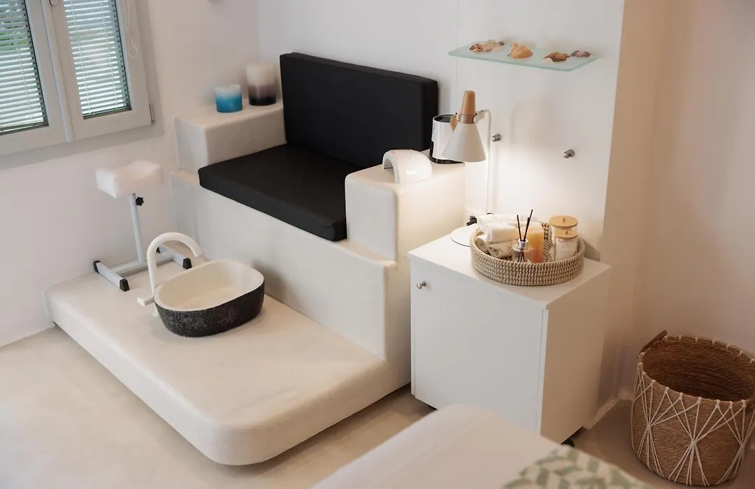 Iria Beach Art Hotel-1