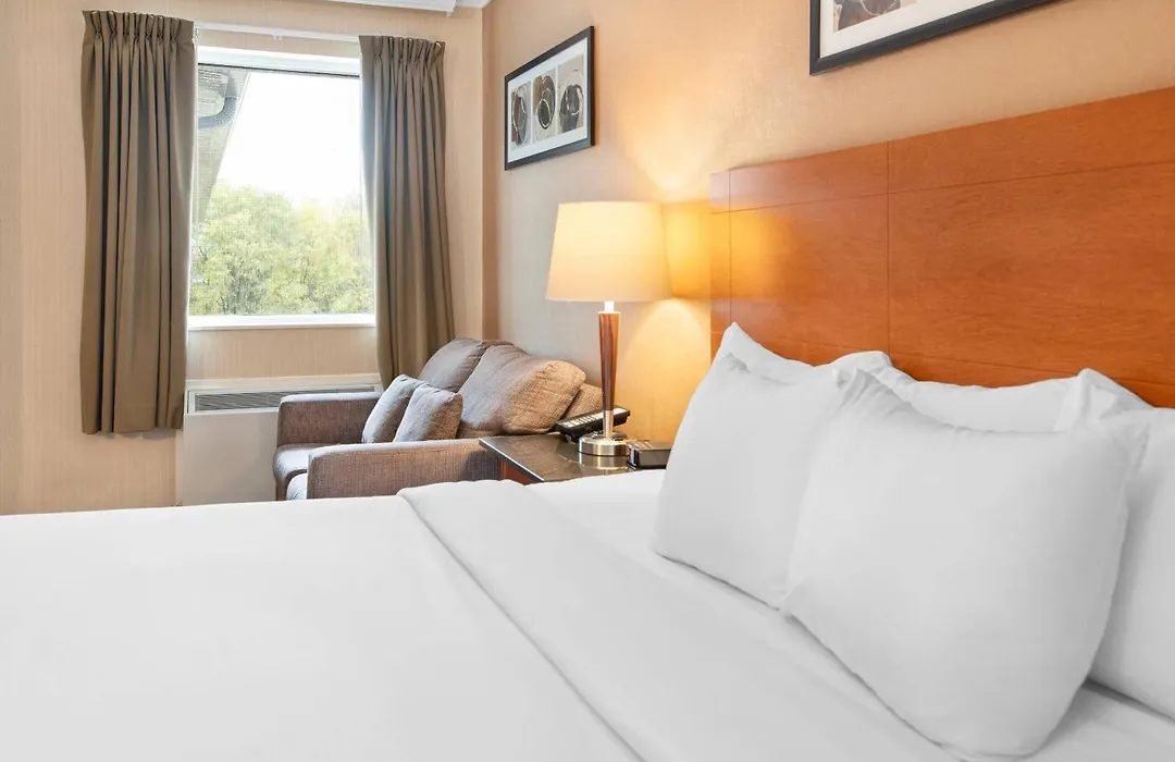 Comfort Inn Pembroke-1