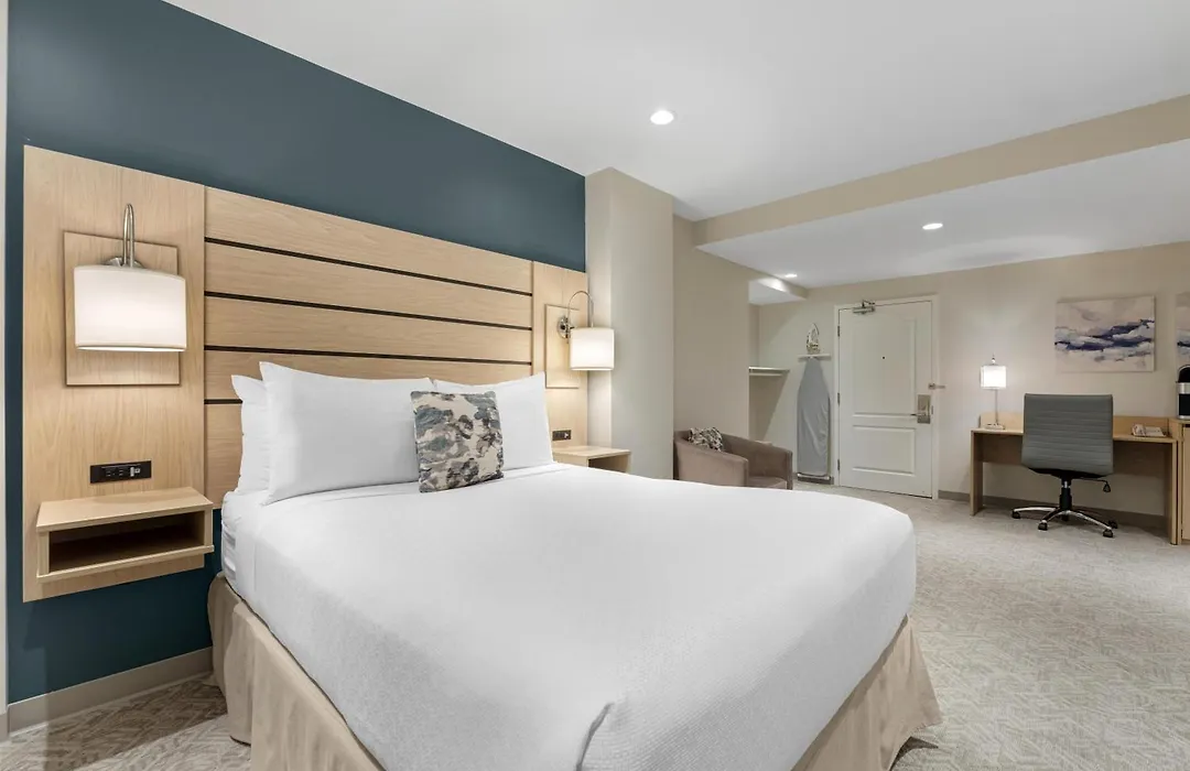 Best Western Plus Baker Street Inn-1