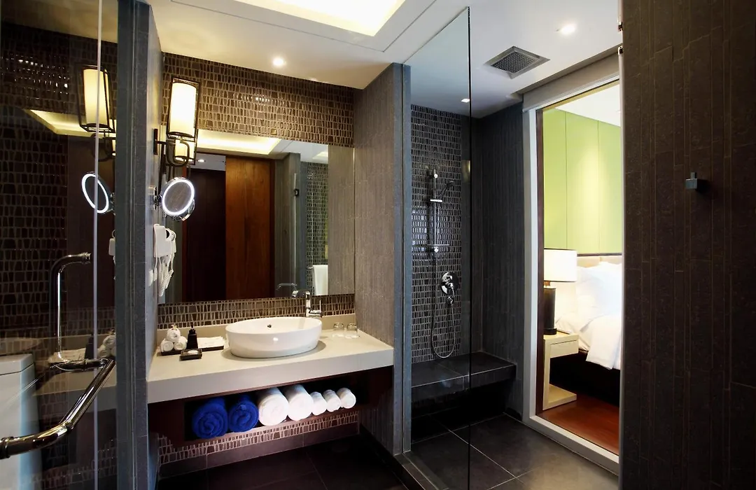 Graceland Khaolak Beachfront Resort-1