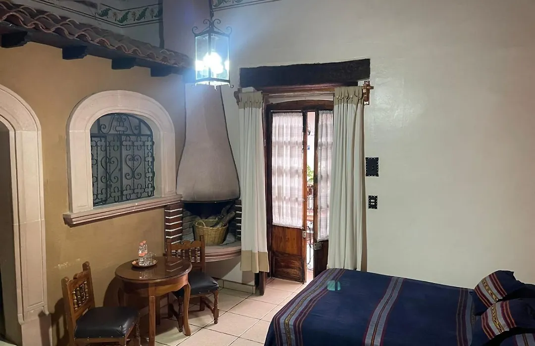 Hotel Los Escudos-1