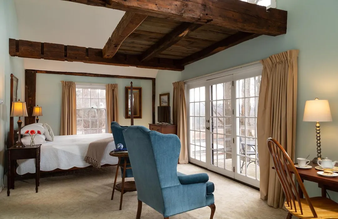 Chesterfield Inn-1