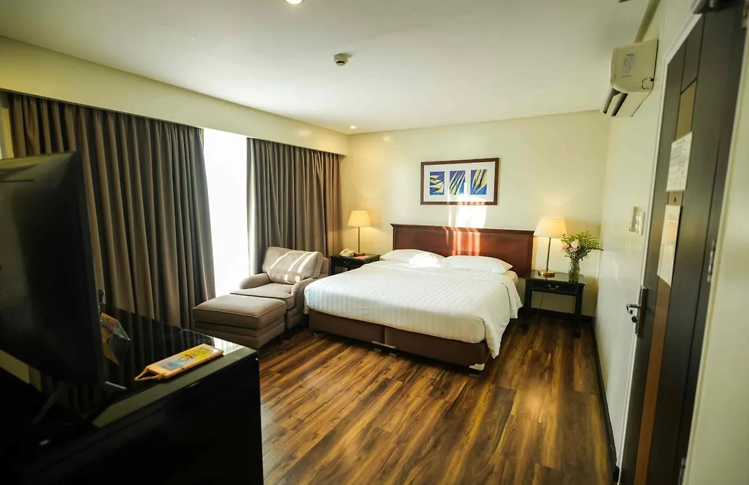 Court Meridian Hotel & Suites-1